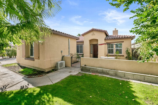 Photo - 46211 Roadrunner Ln