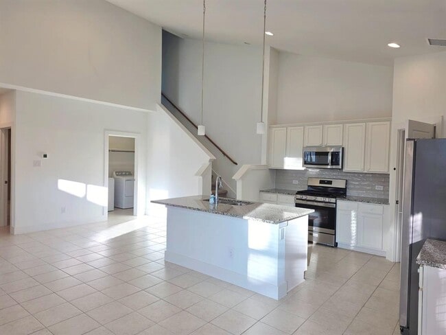 Photo - 150 Elisha Dr