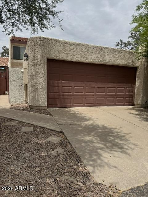 Building Photo - 1818 S River Dr