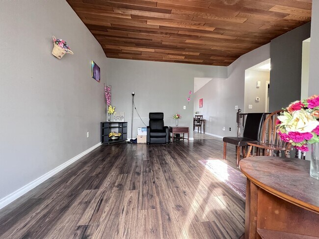 Photo - 7909 Mission Heights Dr