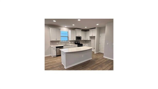 Photo - 320 Rend Dr