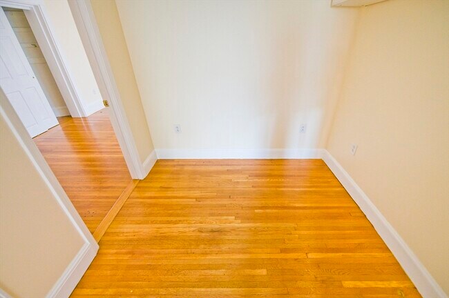 35 Pleasant St Unidad 1F