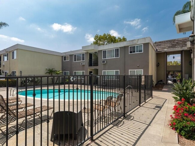 Photo - 6602 Beadnell Way Unit 4