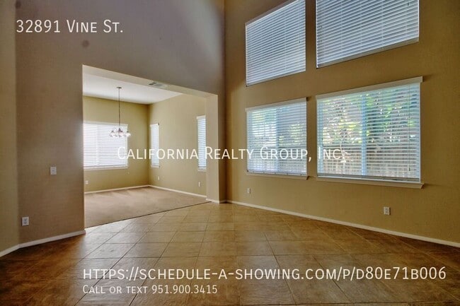 Photo - 32891 Vine St