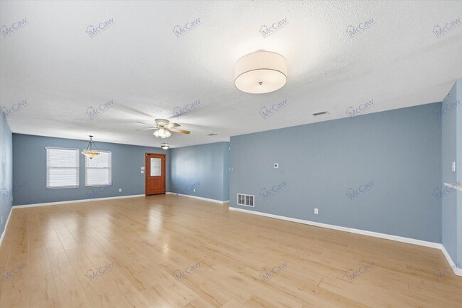 Photo - 8401 Swan Park Dr