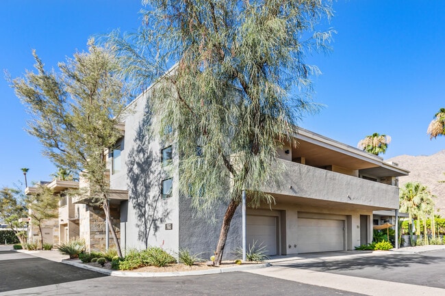Building Photo - 780 E Palm Canyon Dr Unit 202