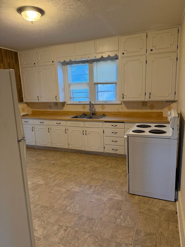 Photo - Abilene, KS home for rent