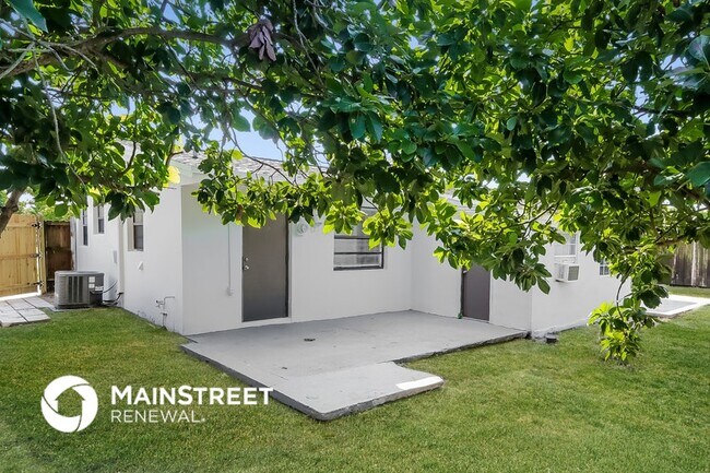 Photo - 1323 W Fernlea Dr