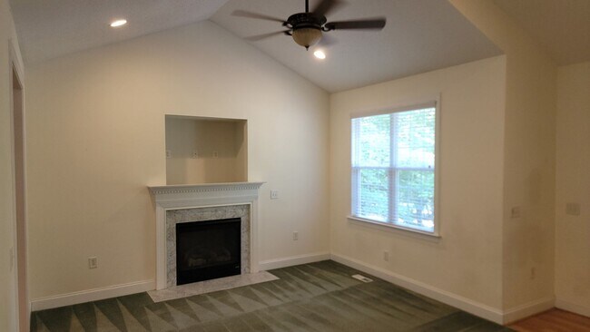 Photo - 1704 Irish Blvd