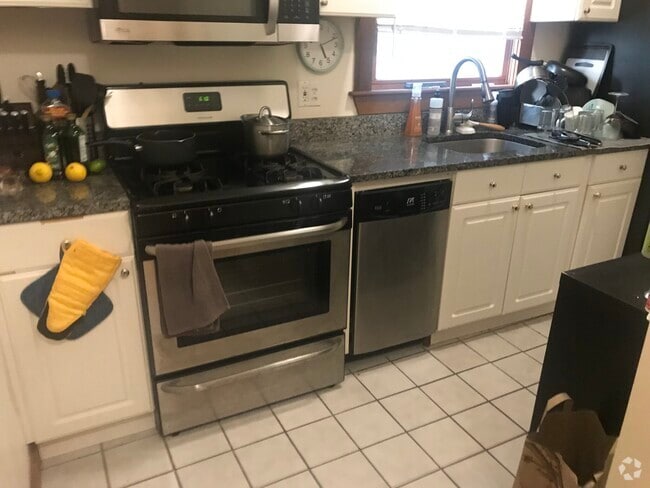 Building Photo - 88 Hancock St Unit 1 Rental