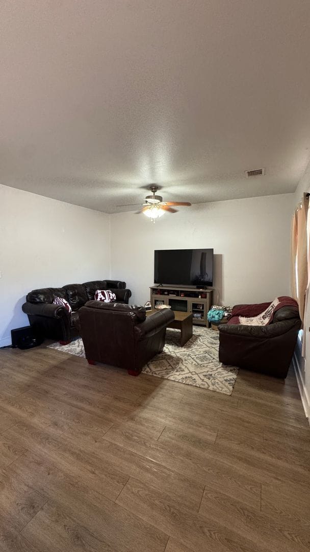 Photo - AUG 2026 PRE-LEASE! Charming 2 Bed/1 Bath Duplex