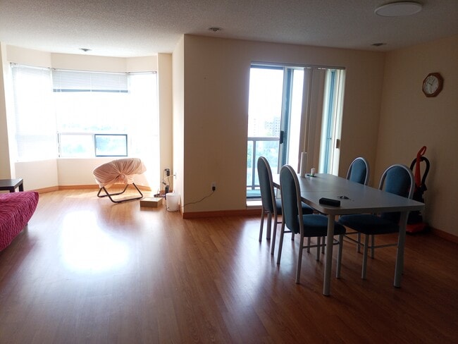 Photo - 30 Chapman Crt Unit 908