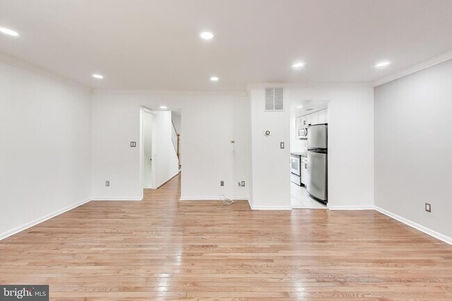 Photo - 20210 Maple Leaf Ct