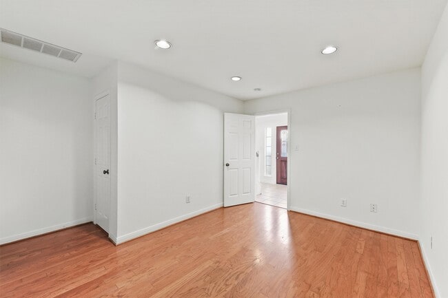 Photo - 1433 Oneil St