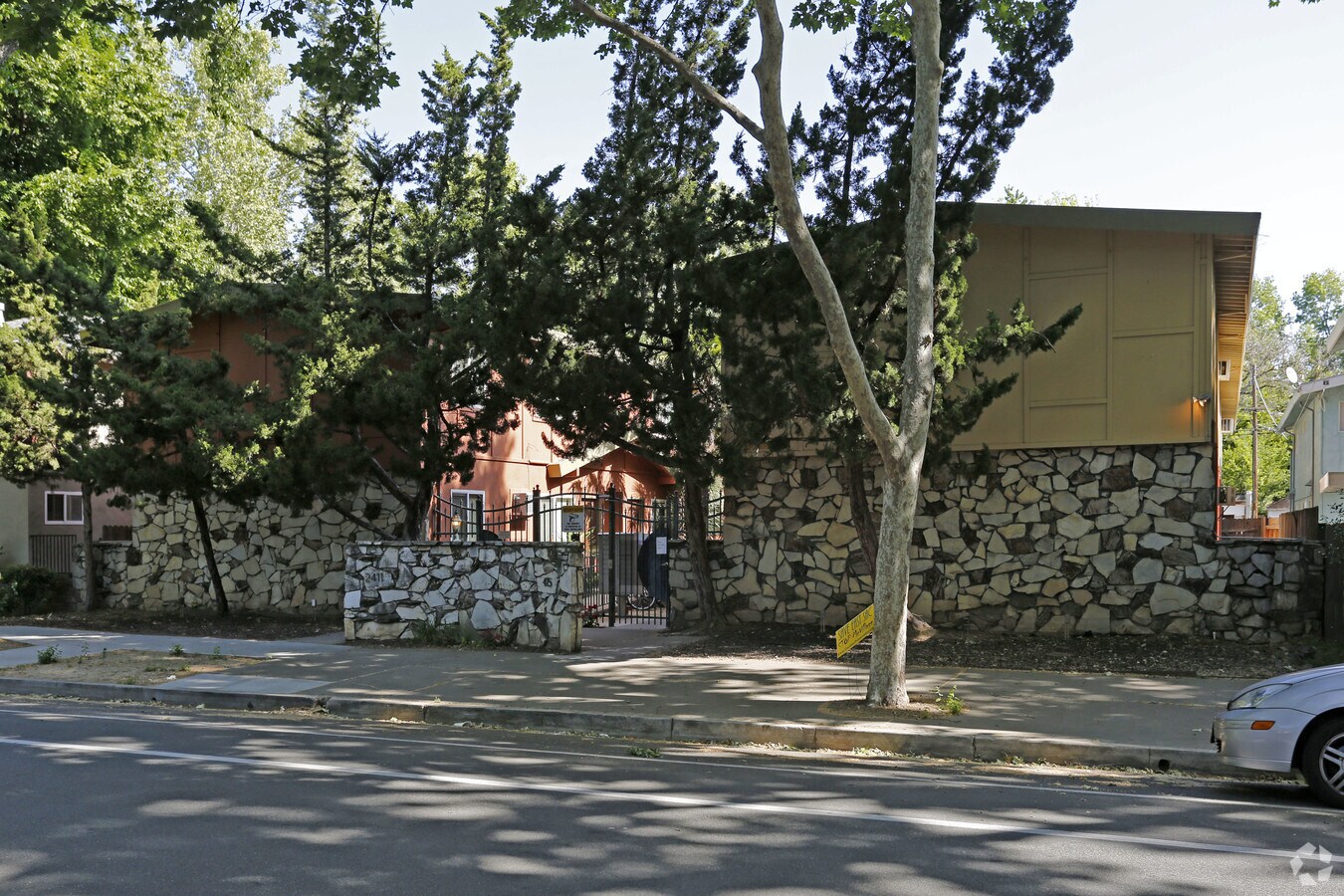 Photo - Steven Place Apartments