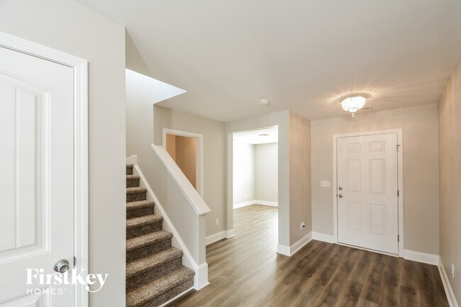 Photo - 239 Plymouth Dr