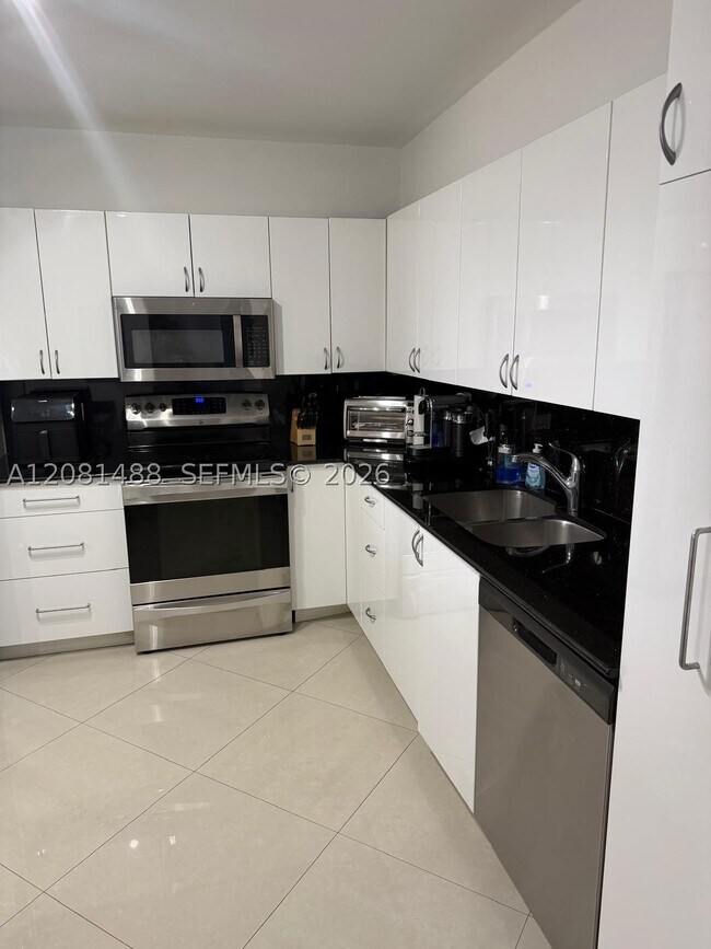8877 Collins Ave Unit 708