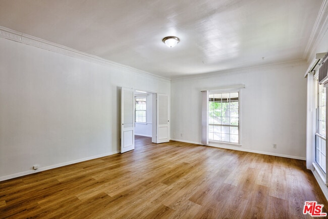 Photo - 203 S Doheny Dr Unit 1/2