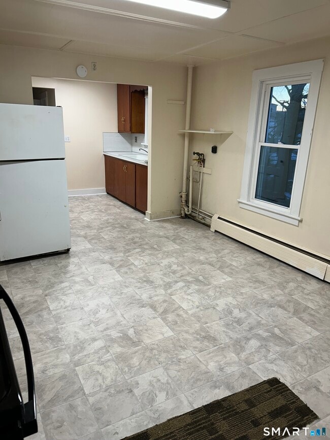 Photo - 63 Woodbine St