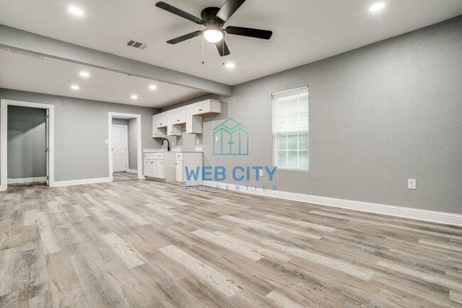 Photo - 1618 Marfa Ave