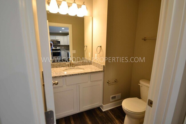 Photo - 2 Bedroom, 2 1/2 Bath Townhome in Urbandale with attached 2 car garage