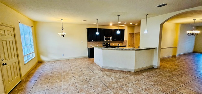 1205 Sheffield Dr