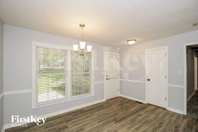 Photo - 30 Roving Hills Cir SE