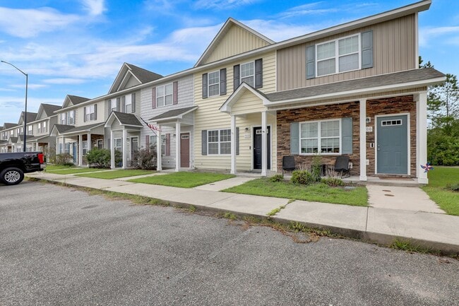 Photo - 502 Oyster Rock Ln