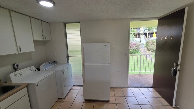 Photo - Ridgecrest ~ Spacious 2 Bedroom w/ 2 Reser...