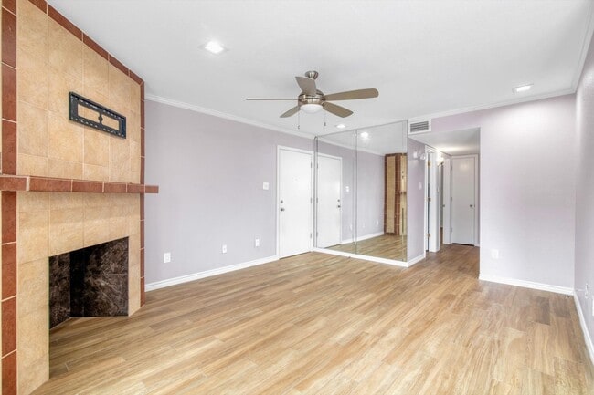 Photo - 3220 69th St Unidad A3