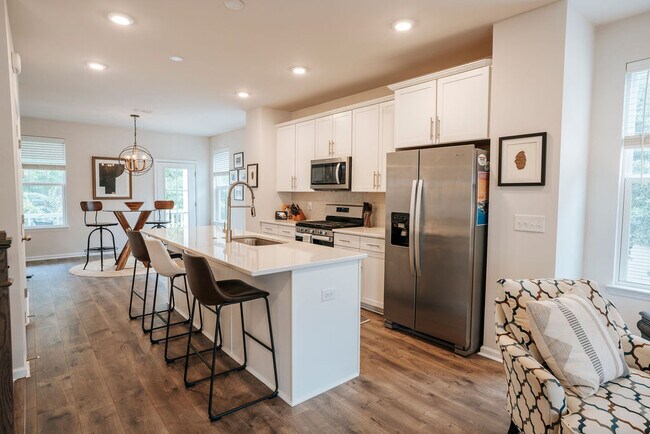 Photo - 211 Harlequin Aly