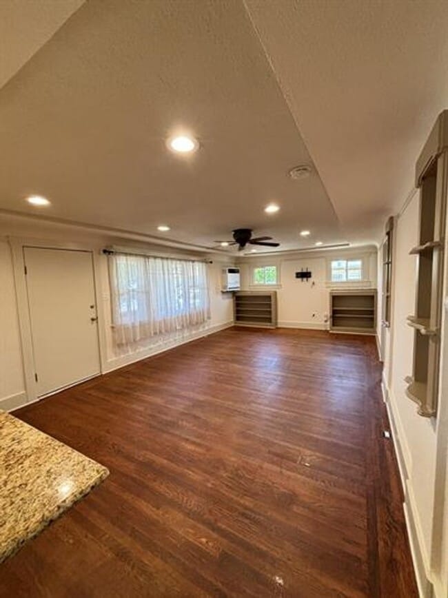 Photo - Nice Updated Home for Rent Unit Main House