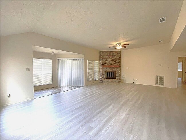 Photo - 9515 Hendon Ln