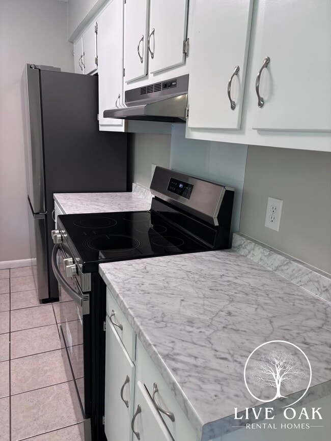 Photo - 626 Fleming Rd