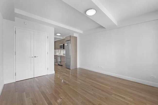 Photo - 235 W End Ave Unidad 402