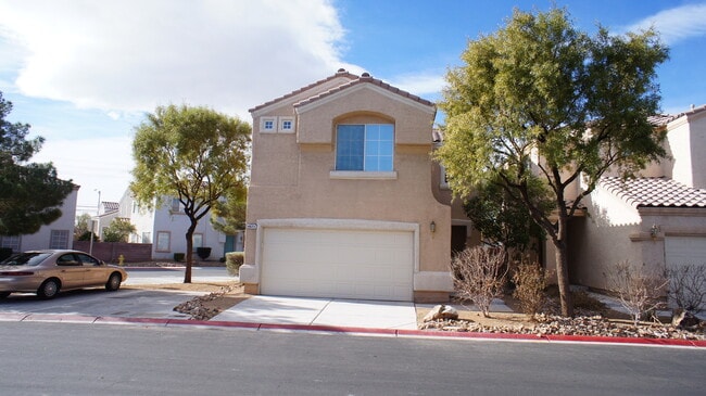 THIS IS A CHARMING TWO-STORY NORTH LAS VEG... - THIS IS A CHARMING TWO-STORY NORTH LAS VEG... Casa
