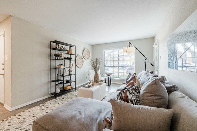 374_6427-HDR - La Mirada