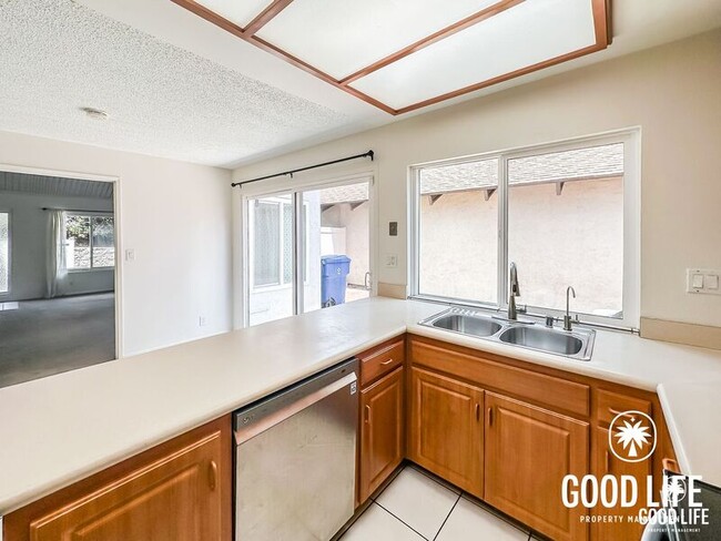 Photo - 6747 Parkside Ave