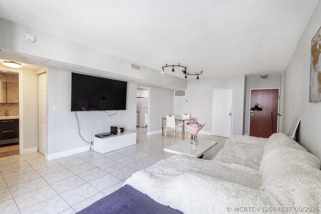 3801 S Ocean Dr Unit 10S