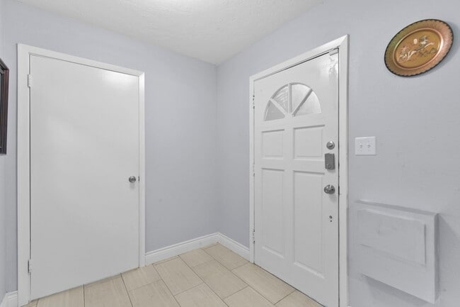 Photo - 3123 Deal St