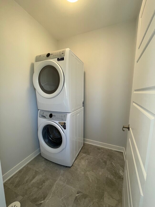 Photo - 2442 Watercolours Way