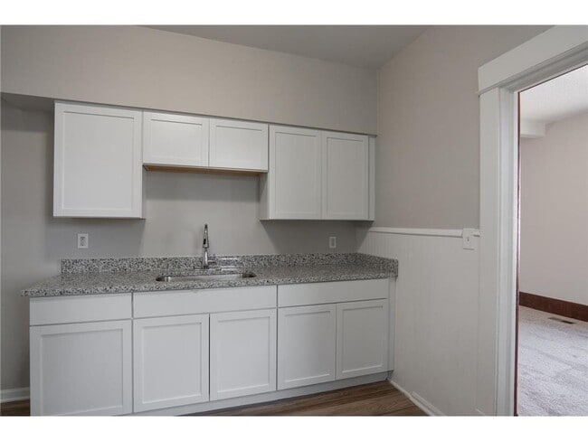 Photo - 188 Wyoming St E