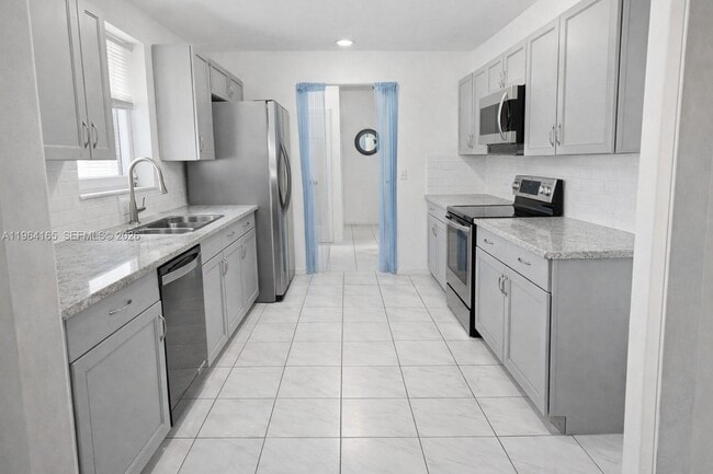 Photo - 121 SW 28th Terrace