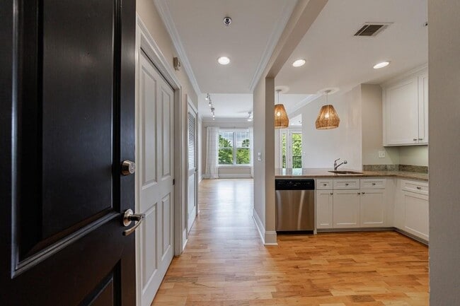 Building Photo - 2277/2255 Peachtree Rd NE Unit 620