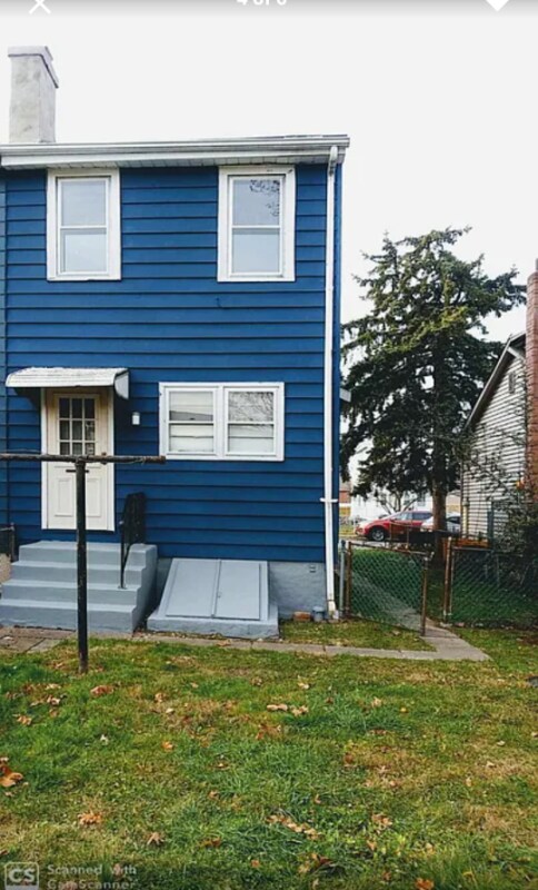 Photo - 121 E Franklin St