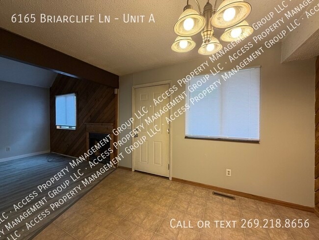 Photo - 6165 Briarcliff Ln Unidad A