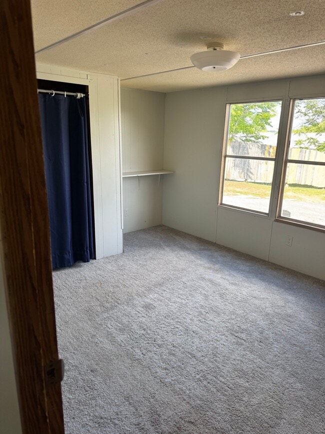 Photo - 833 Lovell Rd