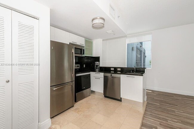 Photo - 3339 Virginia St Unit 205