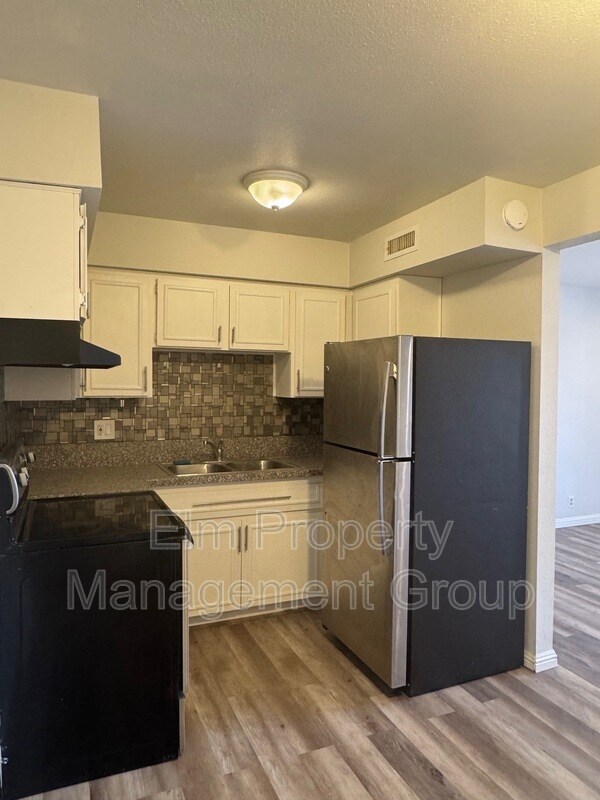 615 S Royal Crest Cir Unit 24