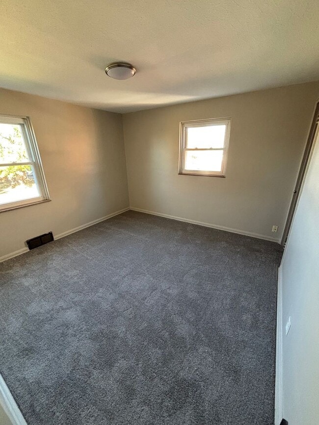 Photo - 20920 Morris Ave